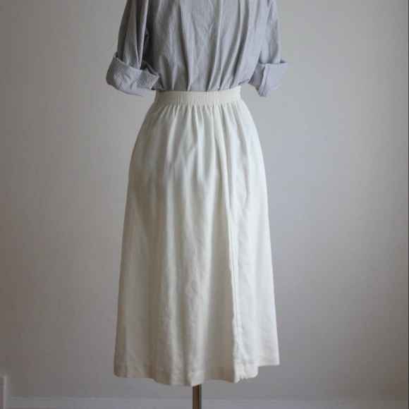 Vintage white pleated midi skirt - Picture 3 of 7